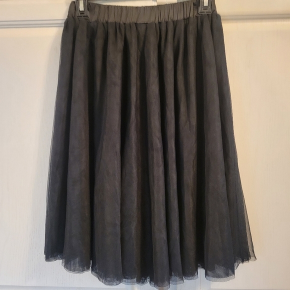 Modcloth Black Tulle Knee Length Midi Skirt - Picture 2 of 3